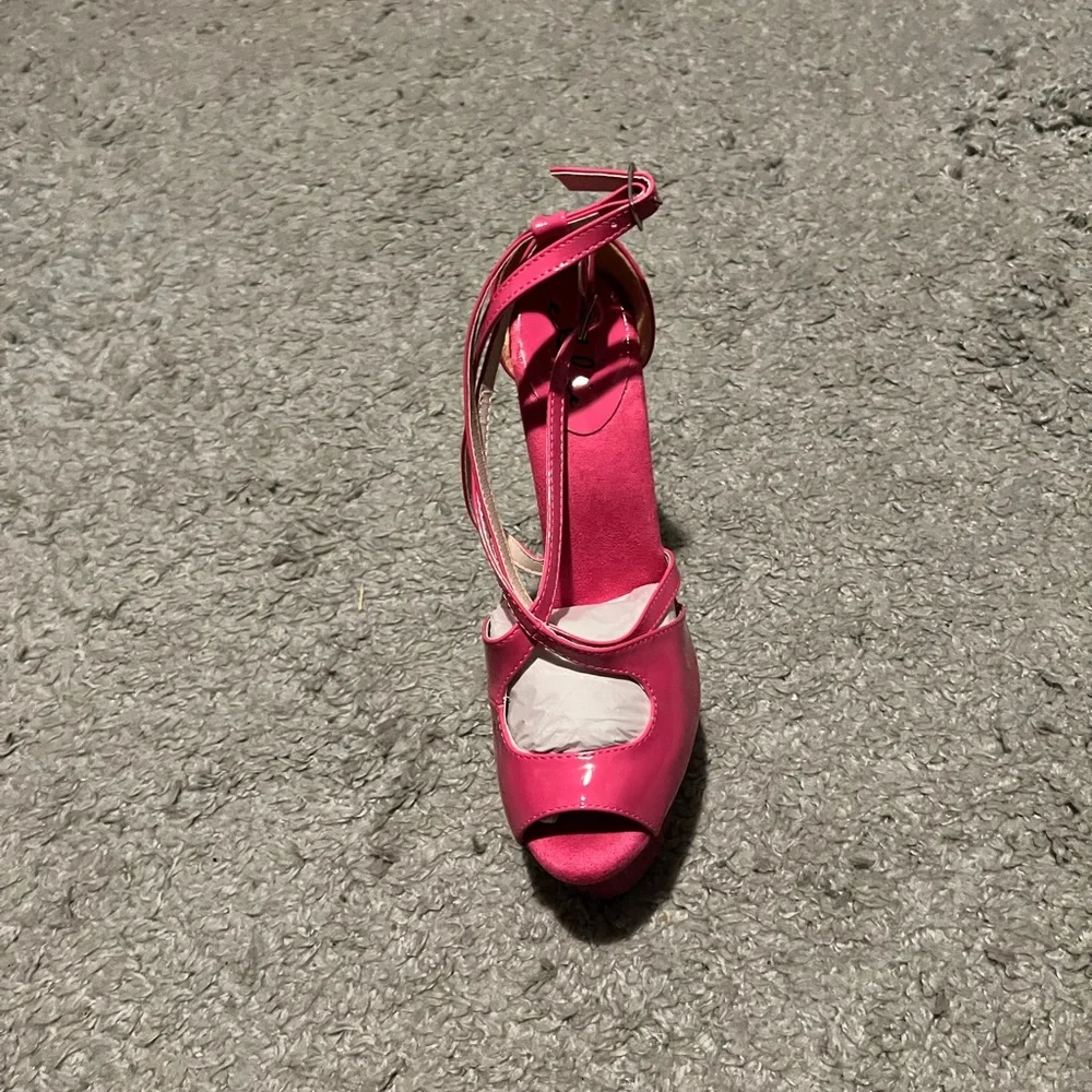 Ellie Platform heels Size 11 - Picture 10 of 12